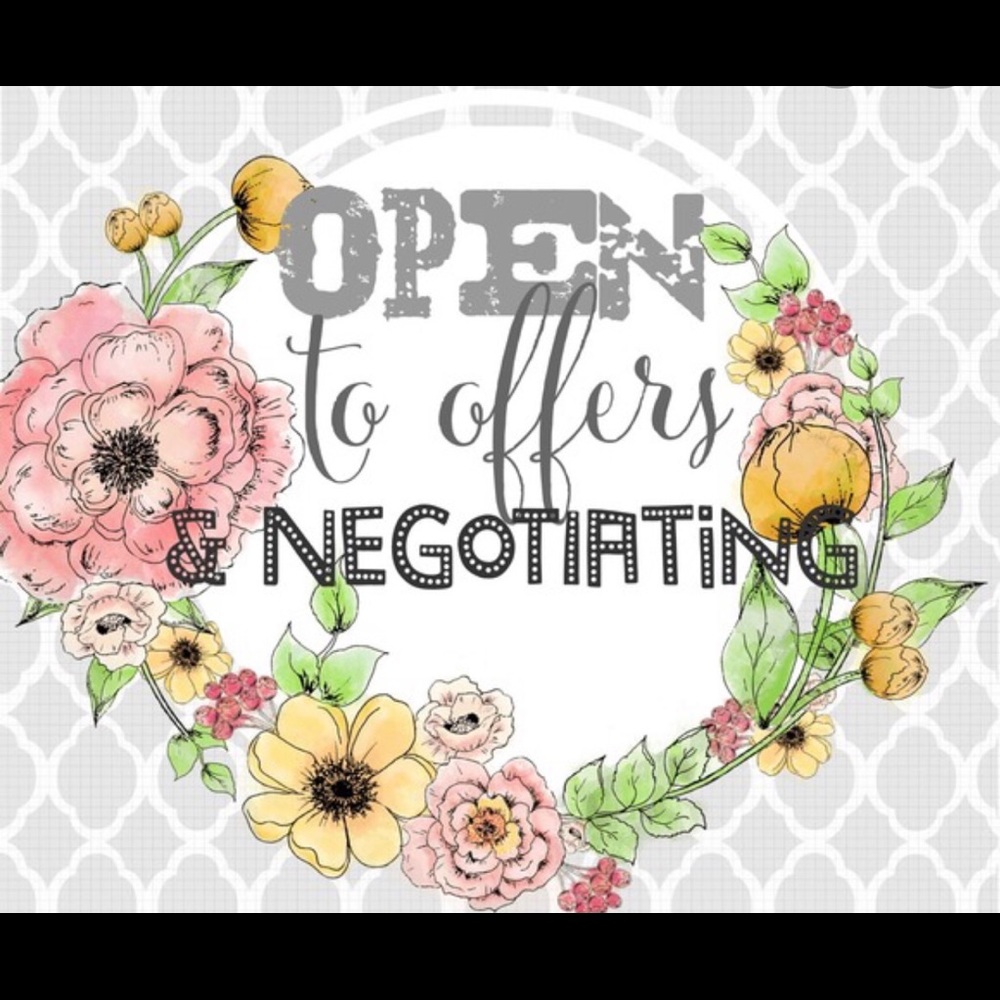 Open to all reasonable offers! Bundle and save!🎉